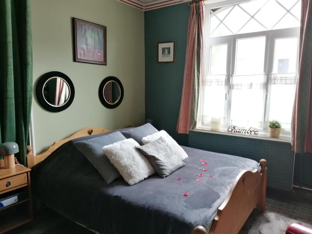 Berzee Maison D'Hote Les Notes Endormie Chambre Secrete المظهر الخارجي الصورة