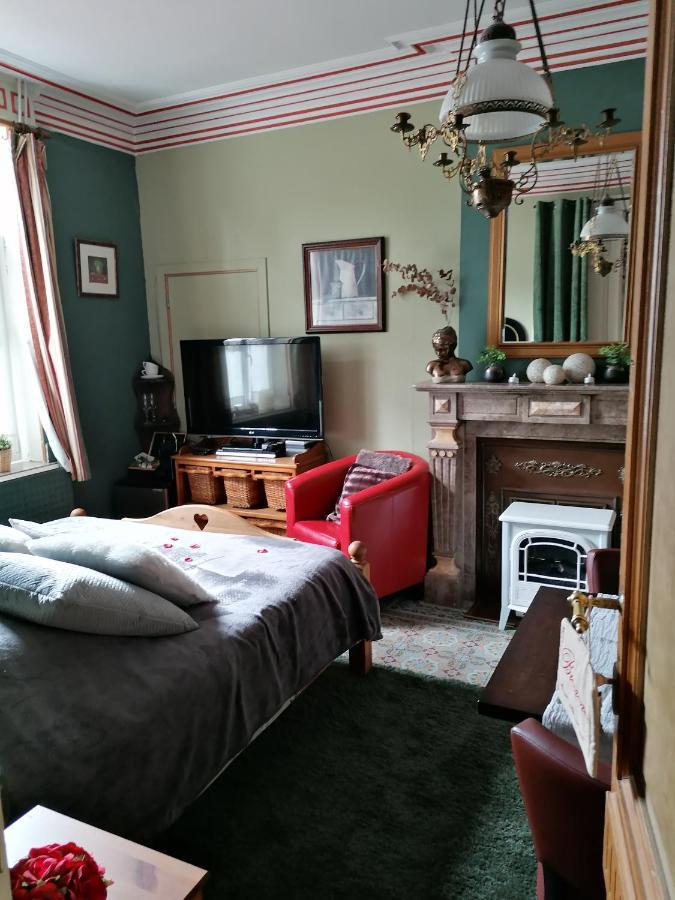 Berzee Maison D'Hote Les Notes Endormie Chambre Secrete المظهر الخارجي الصورة