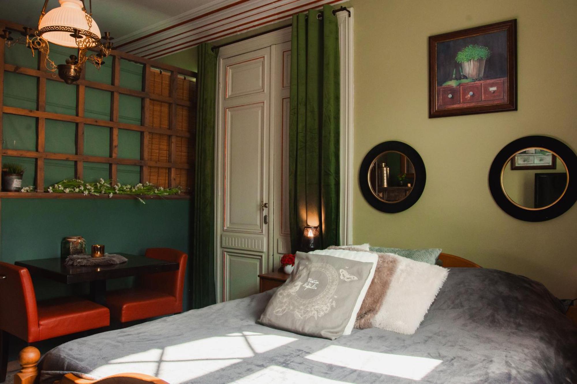 Berzee Maison D'Hote Les Notes Endormie Chambre Secrete المظهر الخارجي الصورة